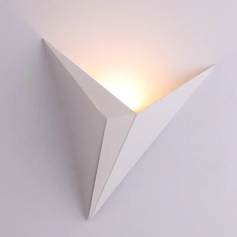 Moderne dreieckige Wandleuchte, weiß, minimalistisch, 3W, Nordic Style, Innenbeleuchtung.