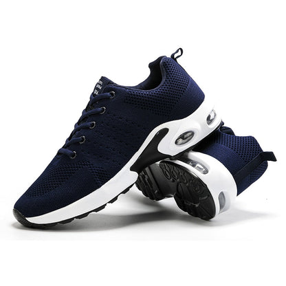 Dunkelblaue Sportschuhe Herren, atmungsaktiv, rutschfest, mit weißer Sohle.