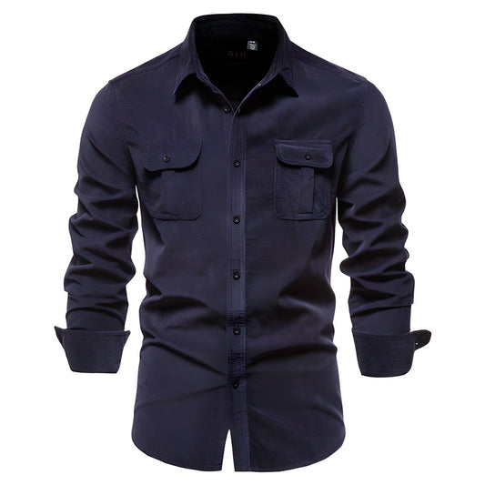 Dunkelblaues Herrenhemd aus Cord, einreihig, 100% Baumwolle, Business Casual Mode.