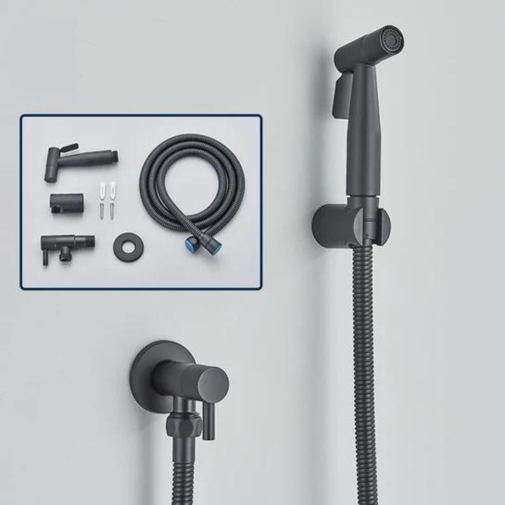 Schwarze Bidet-Handbrause aus Edelstahl mit Zubehör, Wandmontage, modernes Badezimmerdesign.