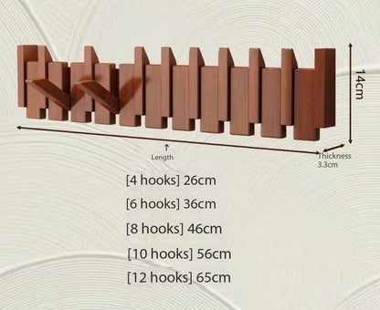 Rotbraune Holzleiste mit zwei ausgeklappten Haken und Maßangaben zu Höhe, Tiefe und Länge der Varianten 9