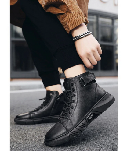 Schwarze Herren-Sneaker aus Leder, hohe Knöchel, modisches Design, ideal für Herbstmode.