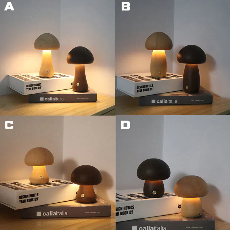 Vier Pilz-Tischlampen aus Holz, verschiedene Farben, auf einem Tisch mit Büchern, modernes Design.