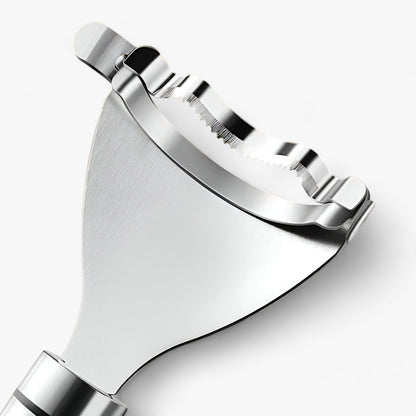Metallischer Sparschäler, Edelstahl, ergonomisches Design, Küchenwerkzeug, Gemüse, Obst.