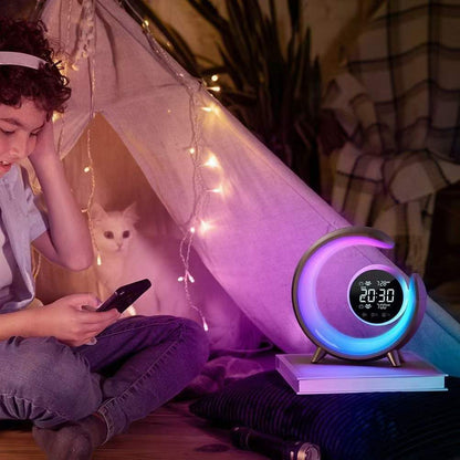 Multifunktionales Nachtlicht mit RGB- & Weckfunktion – Lumivo