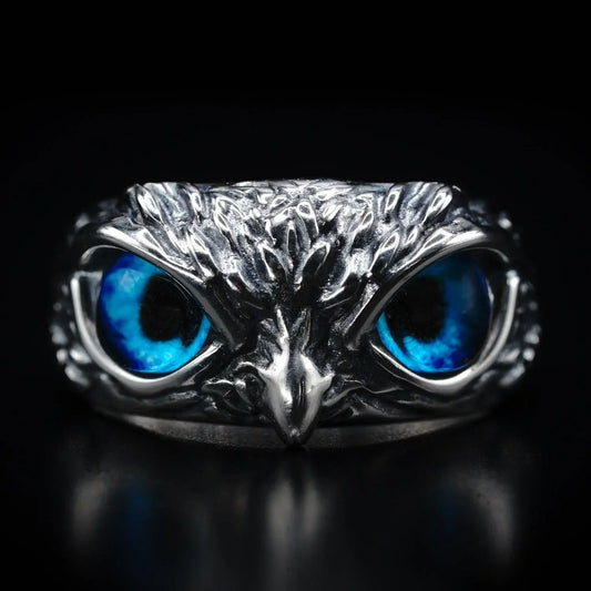 Eulenring aus Silber mit blauen Augen, Herren-Schmuck, Tiermotiv, detailreich, einzigartig.