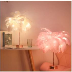Federlampen in Weiß und Rosa, Tischleuchten, modernes Design, Wohnzimmerdekoration.