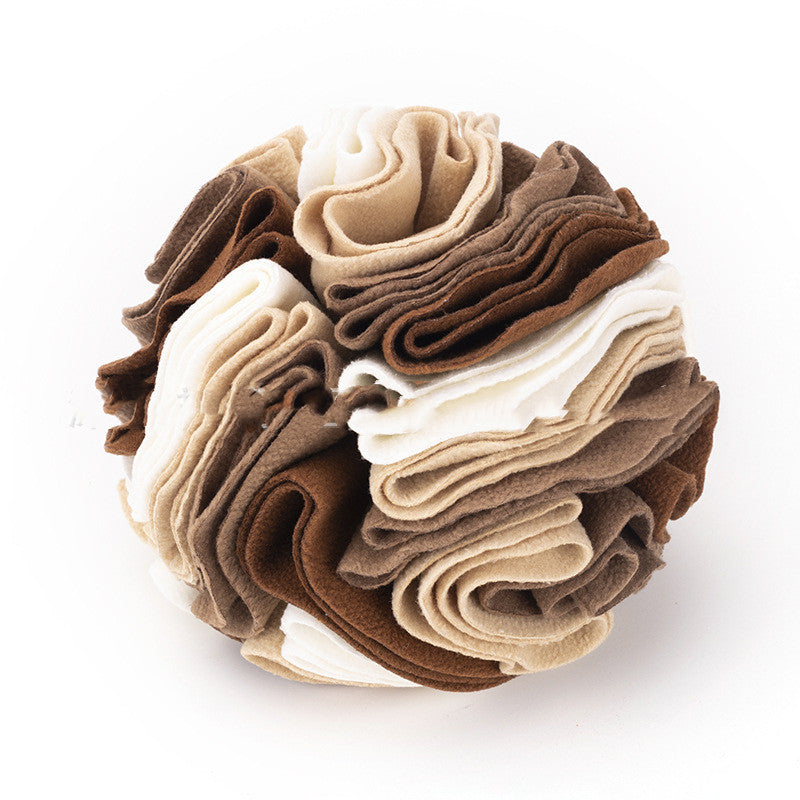 Brauner und beiger Filzball, dekorativ, aus weichem Material, ideal für Wohnaccessoires.