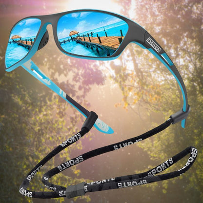 Daiwa Sonnenbrille mit blauem Spiegelglas, schwarzem Rahmen und Sportband im Freien.