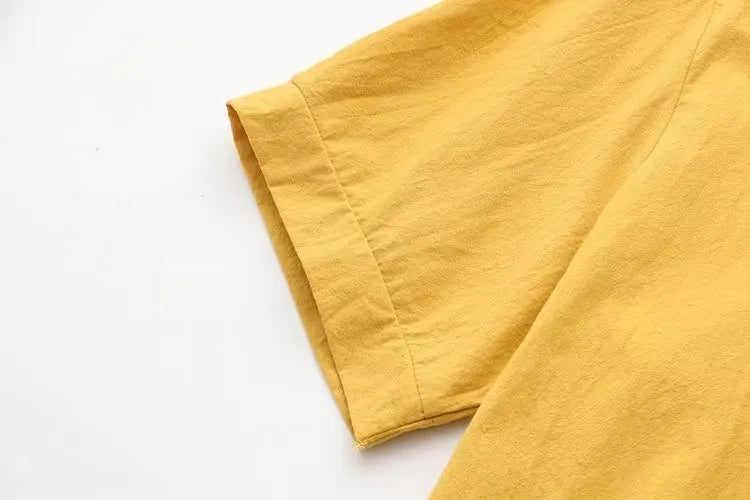 Gelbes T-Shirt aus Baumwolle, Kurzarm, lässig, modisch, hochwertig, bequemes Material.