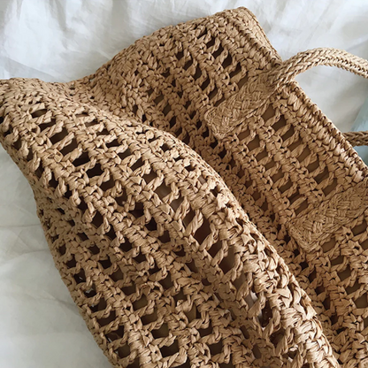 Geflochtene Strohtasche, beige, handgefertigt, umweltfreundlich, Sommermode Accessoire.