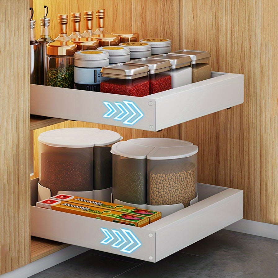 Küchenschrank mit ausziehbaren Regalen, Gewürzgläsern, Vorratsbehältern, Holzoptik, modern.