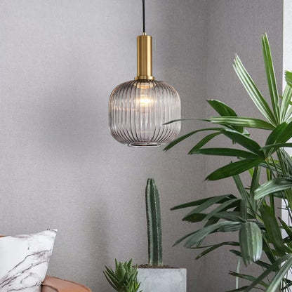 Braune Glas-Hängelampe, dänisches Design, modern, Wohnzimmer, skandinavischer Stil.