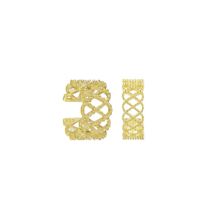 Goldene Creolen Ohrringe, filigranes Design, 925er Silber, Damen Schmuck, modisch, elegant.