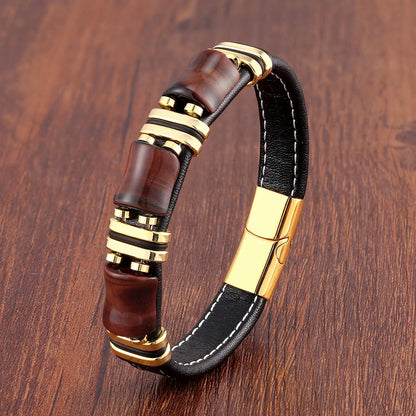 Armband aus Gold und rotem Tigerauge, Leder, Magnetverschluss, stilvoll, elegant, Herrenaccessoire.