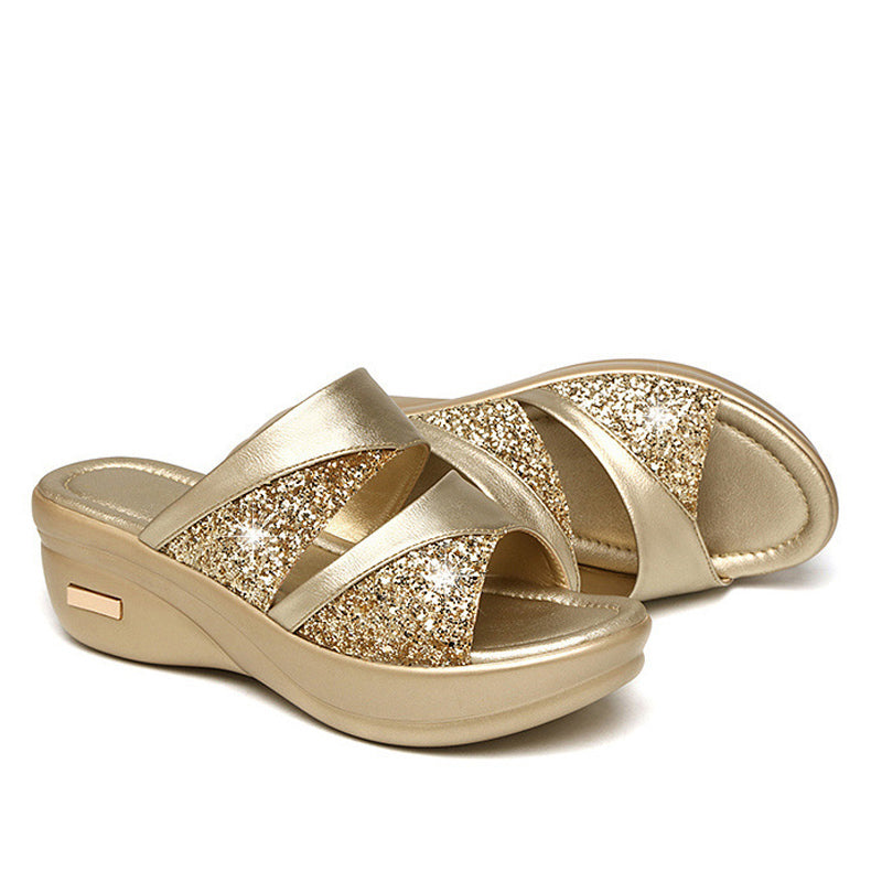 Goldene Damen-Sandalen mit Glitzer, Plateau-Absatz, modisch und bequem.