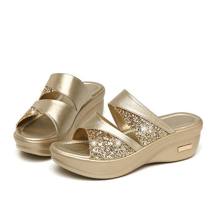 Goldene Damen-Sandalen mit Glitzer, Plateau-Absatz, modisch, bequem, Sommermode.