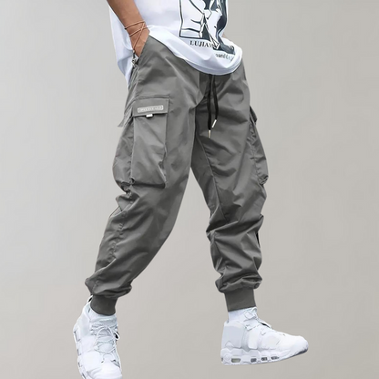 Graue Cargohose für Herren, lässig, mit Taschen, Streetwear, modisch, bequem.