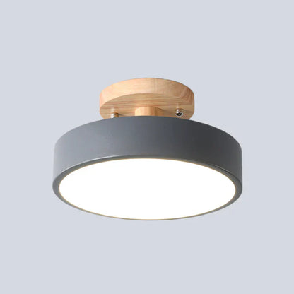 Graue Deckenleuchte aus Holz, modernes Design, LED, energiesparend, für Wohnzimmer.