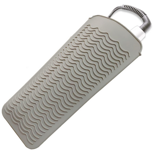 Graue Silikon-Waschbrett mit Griff, ideal für Handwäsche und schonende Reinigung.