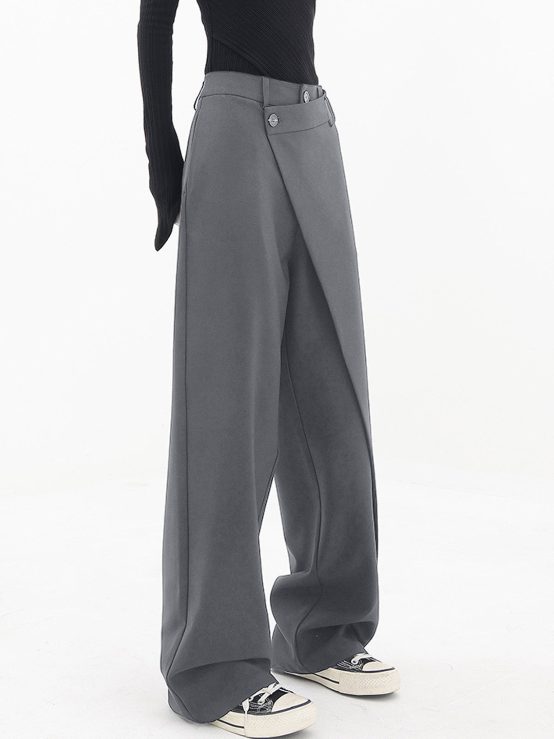 Graue Damenhose, weites Bein, elegantes Design, aus Baumwolle, modisch, bequem.