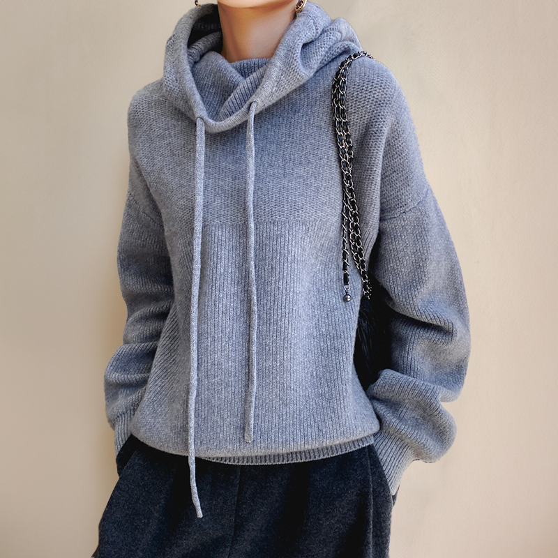 Grauer Damen-Kapuzenpullover aus Strick, lässig, warm, modisch, ideal für Herbst und Winter.