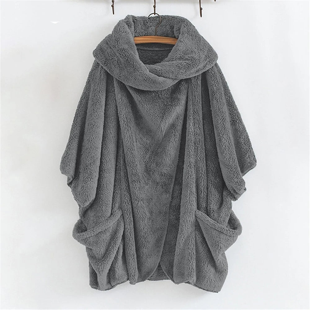 Grauer Fleece-Poncho mit Kapuze, kuschelig, warm, ideal für Herbst und Winter, Unisex-Design.