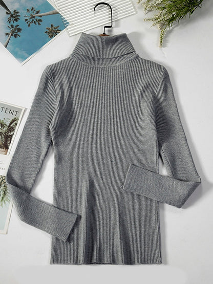 Grauer Rollkragenpullover Damen, gerippt, langärmelig, Wintermode, Strickware.