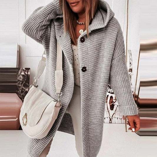 Damen Strickjacke grau, Kapuze, Knöpfe, lässig, Herbstmode, Strickmantel, modisch, bequem.