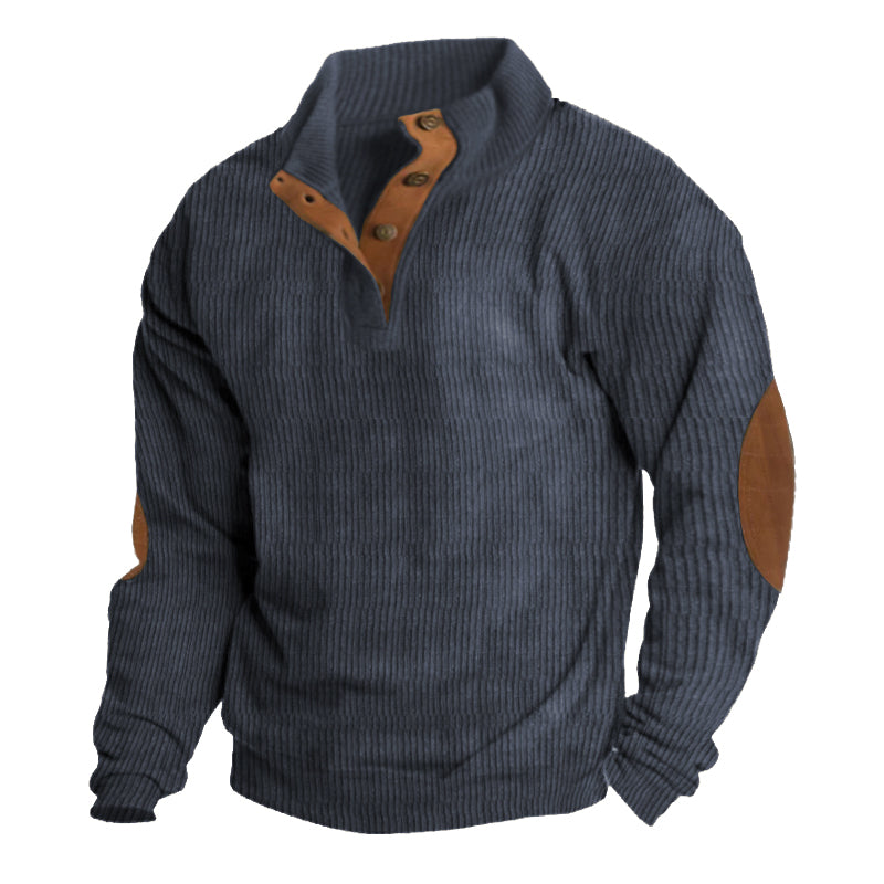 Dunkelgrauer Strickpullover mit braunen Ellenbogen-Patches, Herrenmode, Winterkleidung.