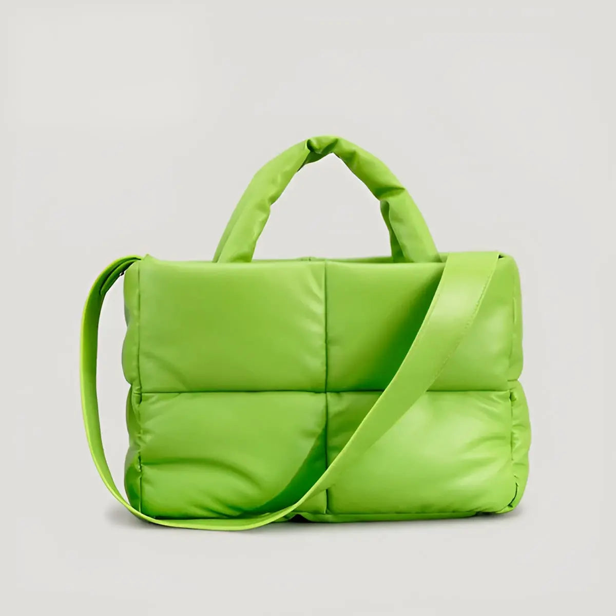 Grüne gesteppte Handtasche mit Schulterriemen, modisches Accessoire, Damenmode.