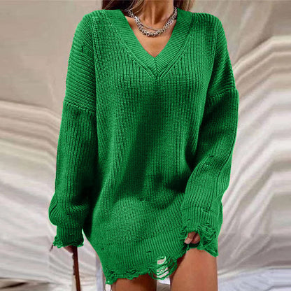 Grüner Strickpullover, V-Ausschnitt, Damenmode, lässig, bequem, Herbstkleidung.