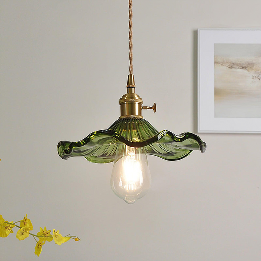 Grüne Glas-Pendelleuchte mit Vintage-Design, E27-Fassung, ideal für Wohnzimmerbeleuchtung.
