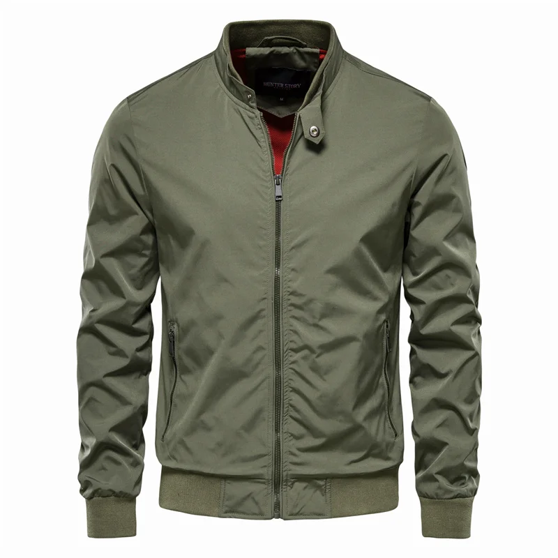 Grüne Herren-Bomberjacke, Reißverschluss, Stehkragen, Freizeitmode, Baumwolle, Herbstjacke.