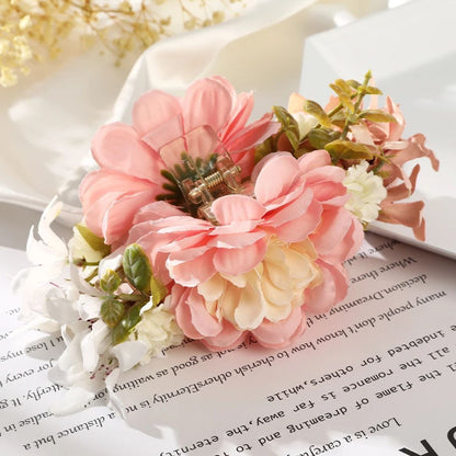 Rosa Haarspange mit künstlichen Blumen, ideal für Hochzeiten, romantische Frisuren, Frühling.