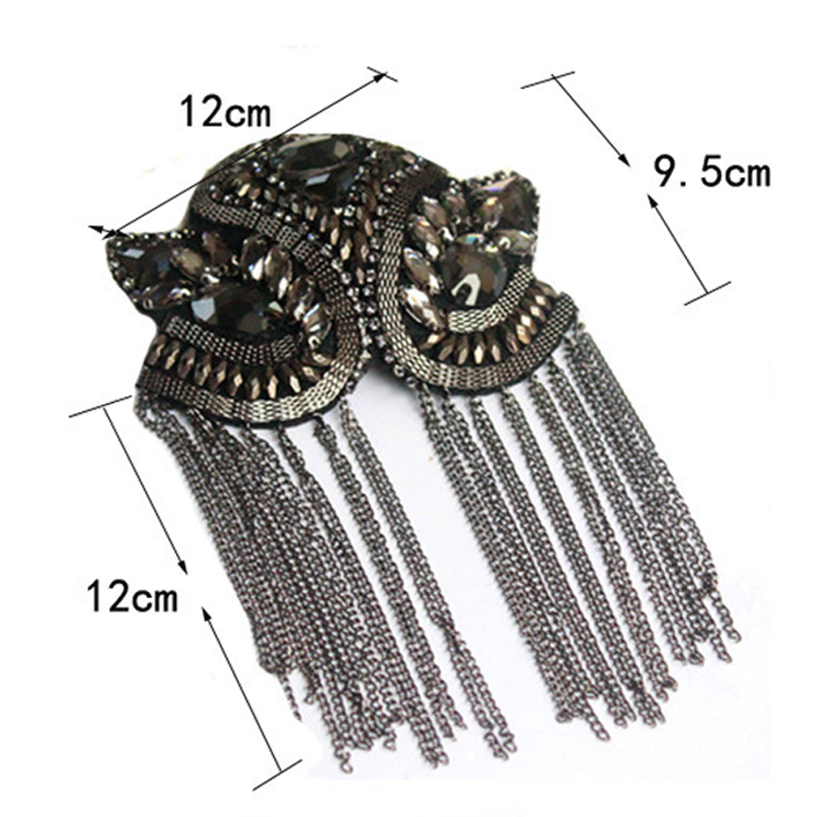 Handgemachte Strass Quaste Epaulette, schwarz-silber, 12x9,5cm, modisches Schulteraccessoire.