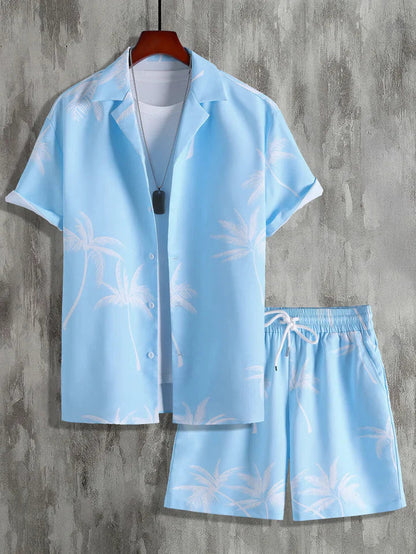 Hellblaues Hawaii-Hemd und Shorts-Set mit Palmenmuster, Sommermode für Herren.