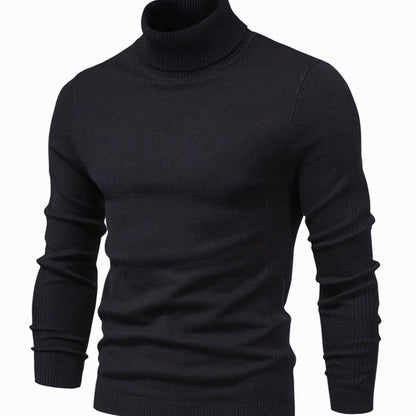 Schwarzer Strickpullover mit hohem Rollkragen in der Schrägansicht, Rippenbündchen an Saum und Ärmeln 2