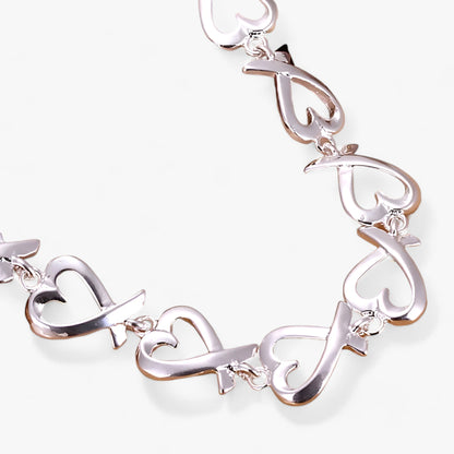 Silberne Herz-Halskette, glänzend, modisch, Schmuck für Damen, romantisches Design.