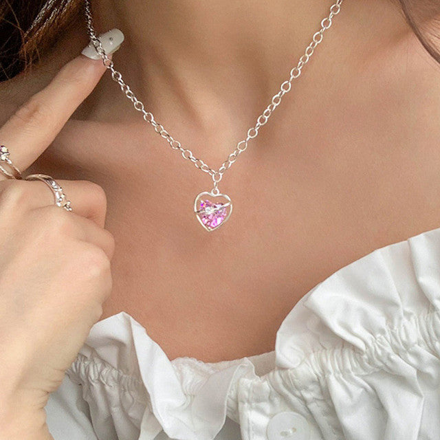 Silberne Halskette mit rosa Herzanhänger, modisch, für Frauen, Y2K-Stil.