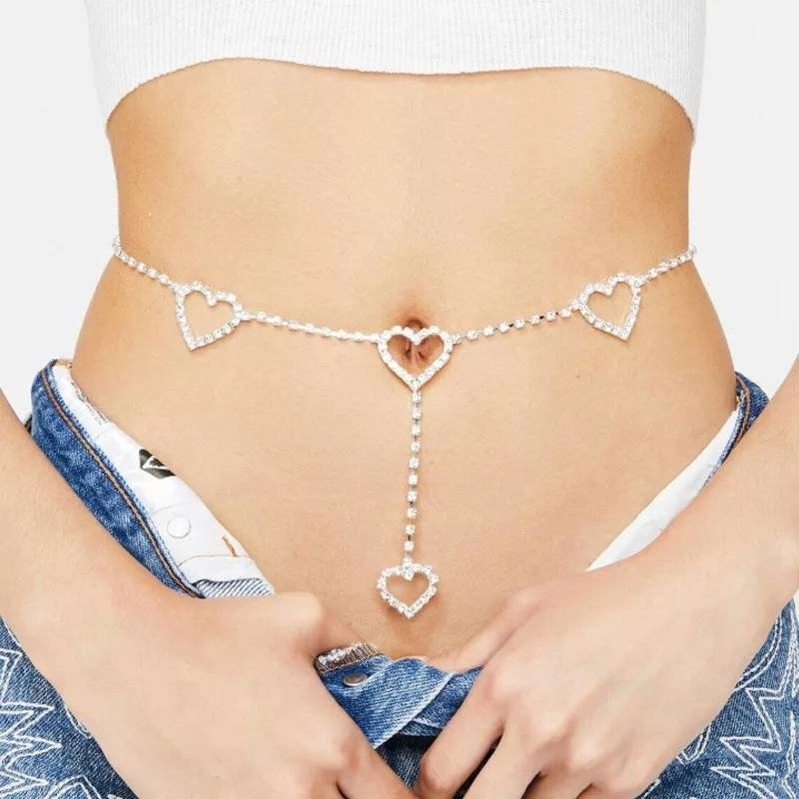 Silberne Herz-Bauchkette, Damenmode, Schmuck, trendiges Accessoire, Jeans, weißes Top