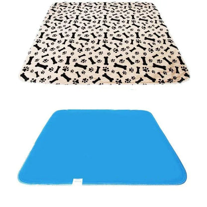Hundepads, waschbar, beige mit Pfotenmuster und blau, saugfähig, umweltfreundlich.