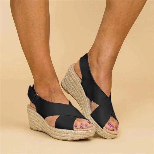 Schwarze Damen-Wedges Sandalen, Kreuzriemen, Keilabsatz, Sommermode, bequem, elegant.