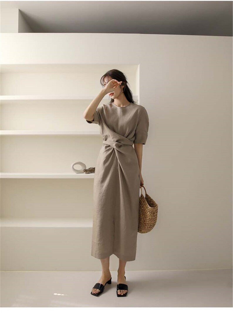Leichtes Sommerkleid in Khaki mit verstellbarer Taille – Isalie