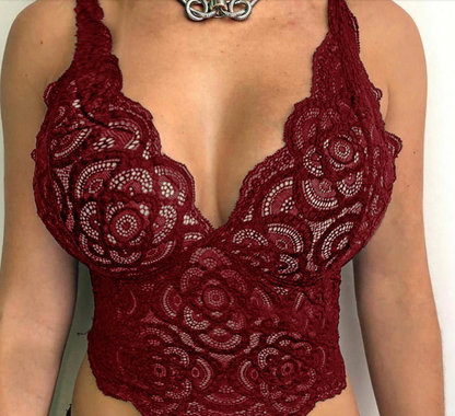 Rotes Spitzen-Bralette, florales Design, Damenunterwäsche, sexy Dessous, ärmellos, elegant.