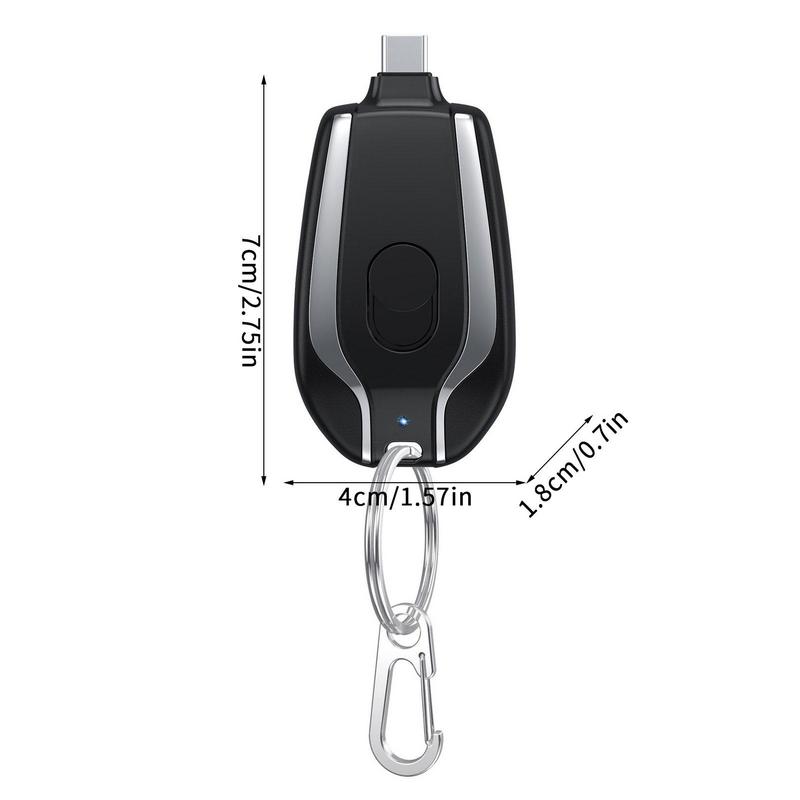 Schwarzer USB-C-Schlüsselanhänger, kompakt, tragbar, mit Karabinerhaken, 7cm x 4cm.