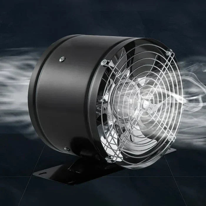 Schwarzer Metallventilator, leistungsstark, zylindrisch, für industrielle Belüftung.