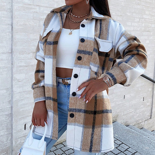 Damen Karohemdjacke, beige-weiß, Langarm, Knopfleiste, modisch, Herbstmode, Freizeitlook.
