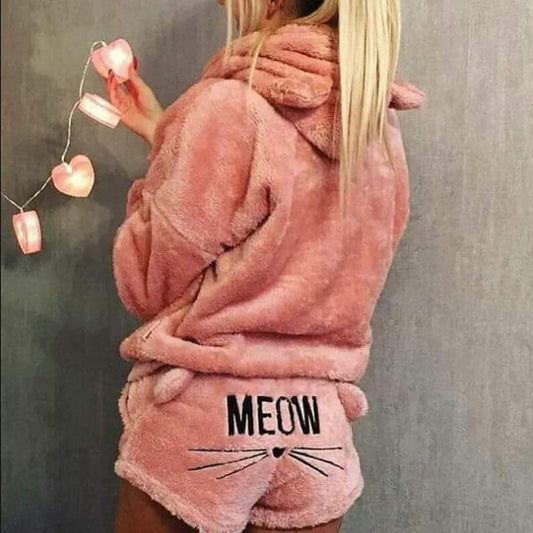 Flauschiger rosa Katzen-Pyjama mit Kapuze und Ohren, gemütliche Nachtwäsche für Damen.