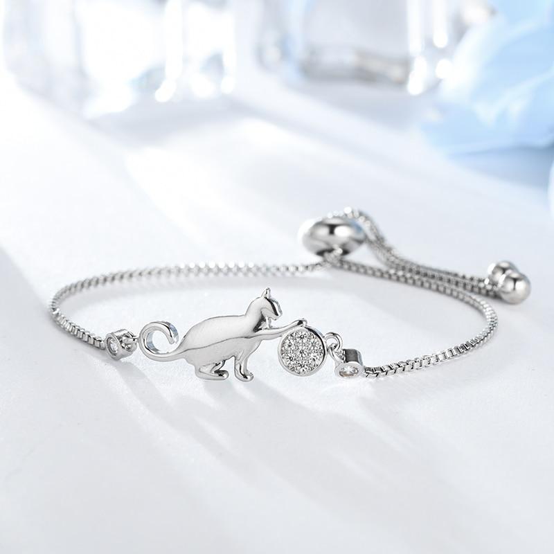 Silberarmband mit Katzenanhänger und Kristall, elegantes Schmuckstück für Damen